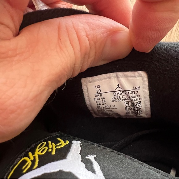 $3 START!! 9/3 @2pm pst/5PM est Jordan 4 Yellow Thunder - Picture 3 of 7